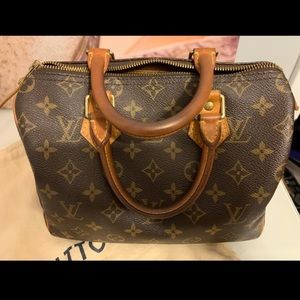 Louis Vuitton Speedy 25 AUTHENTIC